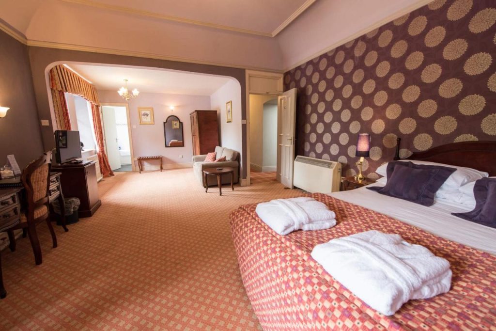 hotel_room