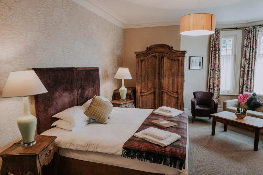 hotel_room